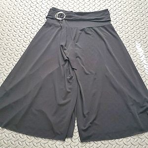 I.N. San Francisco culottes jersey shorts Sz Med